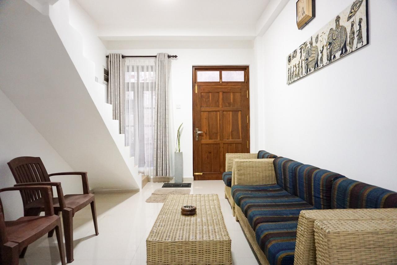 White Rose Hostel 캔디 외부 사진