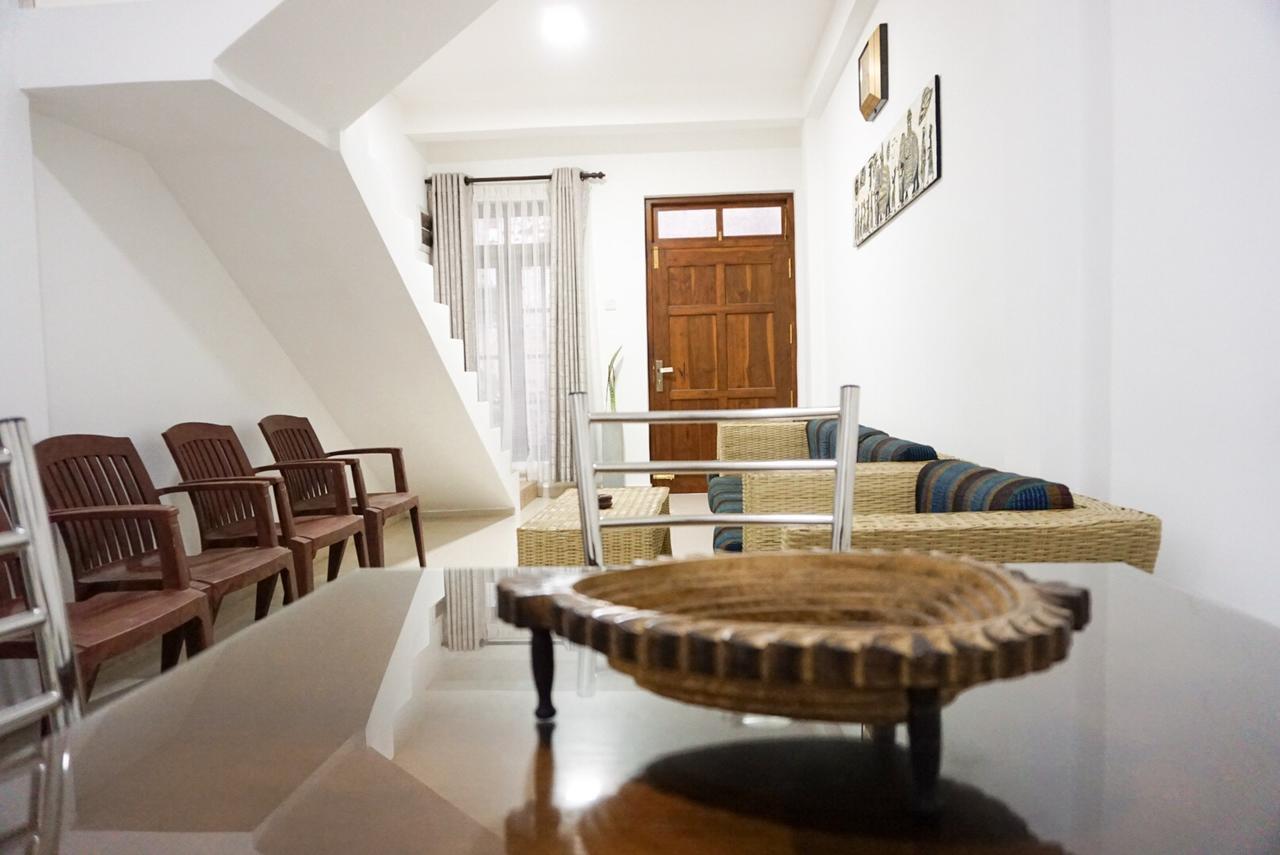 White Rose Hostel 캔디 외부 사진